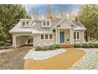1980 Woodstock Rd, Gates Mills, OH 44040