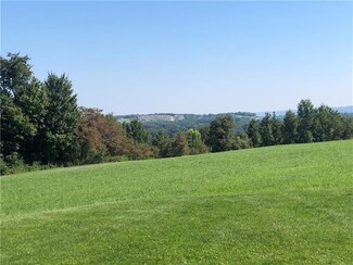 622 Sunview Cir Unit 18,B, Latrobe, PA 15650