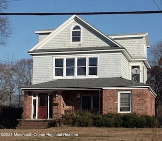 267 Roosevelt Ave, Oakhurst, NJ 07755