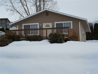 310 Pineview Dr, Orondo, WA 98843