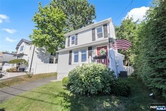912 Poplar Ave, River Edge, NJ 07661