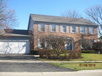 135 Oakmont Dr, Deerfield, IL 60015