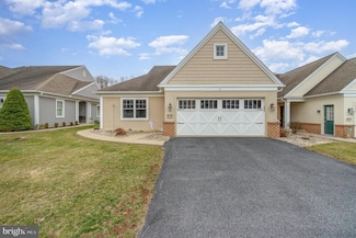 1012 English Dr, Lebanon, PA 17042