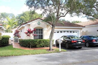 957 Azure Ln, Weston, FL 33326