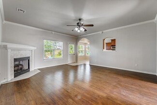 1800 SW Sequoia St, Bentonville, AR 72712