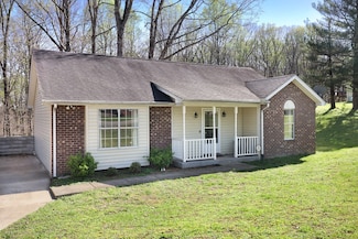 1008 Willowbank Ct, Ashland City, TN 37015