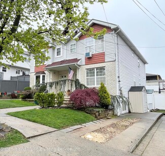4 Bellhaven Place, Staten Island, NY 10314