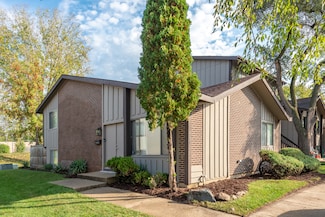 730 Circle Dr, Roselle, IL 60172