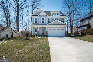 2006 Hileman Rd, Falls Church, VA 22043