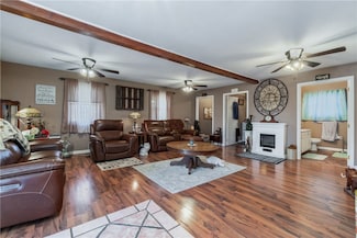 101 W 1st St, Pineville, MO 64856