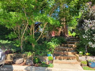 2 Froude Cir, Cabin John, MD 20818