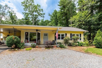 229 Ewart Dr, Hendersonville, NC 28739