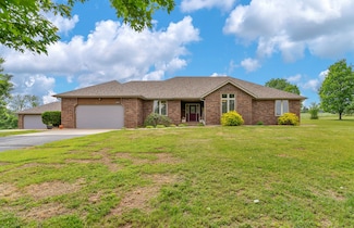 5731 N Willow Rd, Ozark, MO 65721