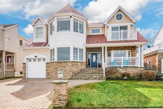 450 W Bay Dr, Long Beach, NY 11561
