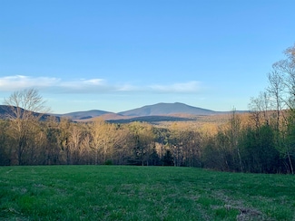 1350 New Hampshire 25a, Orford, NH 03777