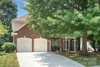 8221 Brookings Dr, Charlotte, NC 28269