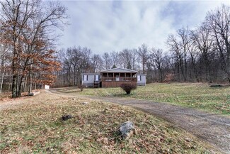 27 Center St, Fairchance, PA 15436