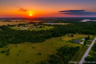 14 S 270 Rd, Wagoner, OK 74467