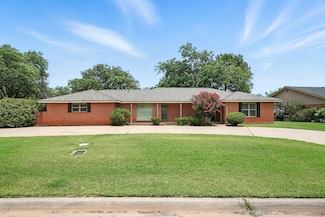 2002 River Oaks Cir, Abilene, TX 79605