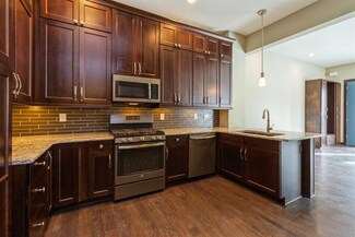 136 E Center St, Des Moines, IA 50309