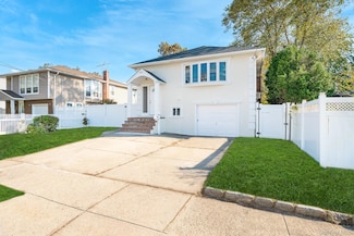 880 Washington St, Baldwin, NY 11510