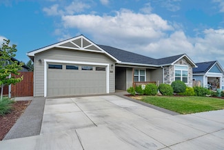 2645 Farmington Ave, Medford, OR 97504