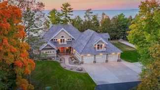 1242 Maple Leaf Trail NW, Walker, MN 56484