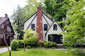 858 Roanoke Rd, Cleveland, OH 44121