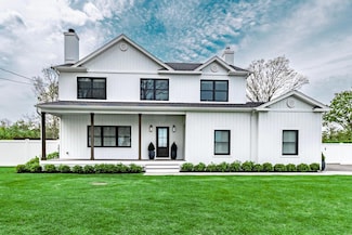 3200 Bay Shore Rd, Greenport, NY 11944