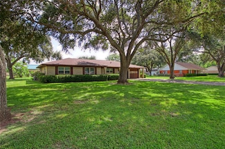 5824 Homestead Rd, Rosenberg, TX 77471