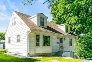 8207 Decatur St, Omaha, NE 68114