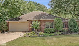 2009 Village Dr, Jonesboro, AR 72404