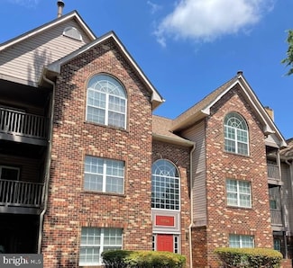 9704 Lake Pointe Ct Unit 302, Upper Marlboro, MD 20774