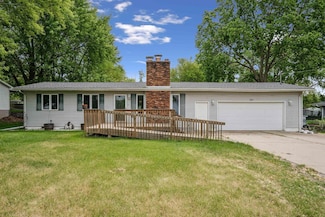 5451 Foulk Rd, Waterloo, IA 50702