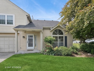 1102 N Knollwood Dr, Palatine, IL 60067