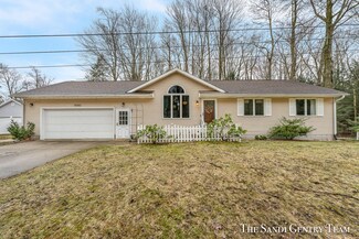 18362 168th Ave, Spring Lake, MI 49456