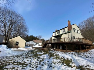 17 Poplar St, Springfield, VT 05156