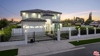 8065 Lloyd Ave, North Hollywood, CA 91605