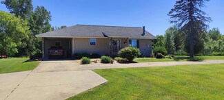 44675 44th Ave, Paw Paw, MI 49079