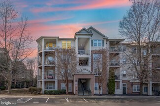 12112 Garden Grove Cir Unit 401, Fairfax, VA 22030