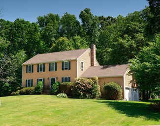 8 Hannan Ridge Rd, Haverhill, MA 01832