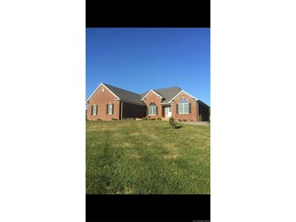 10032 Whispering Wind Dr, Greenville, IN 47124