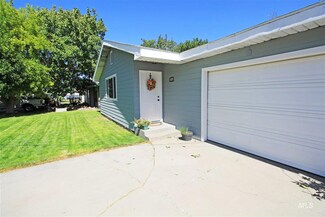1079 S Adell Ave, Filer, ID 83328