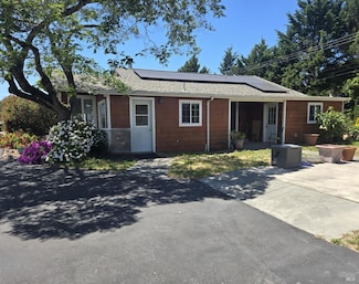 292 Palm Ave, Penngrove, CA 94951