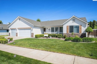 8415 Queensbury Dr, Pasco, WA 99301