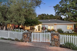 77 Van Ripper Ln, Orinda, CA 94563