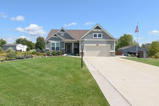 8860 Wabasis Pointe Dr NE, Greenville, MI 48838