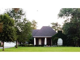 1902 Linden Ln, Lake Charles, LA 70605