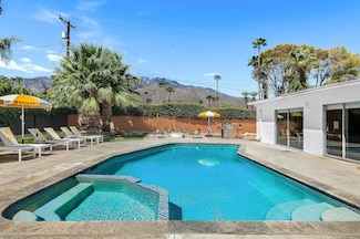 633 S Canon Dr, Palm Springs, CA 92264