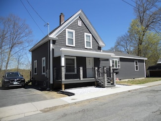 15 Edgewood St, Claremont, NH 03743